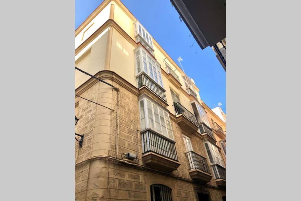 Gatu Premium Villa Libertad, Preferente Mayores De 25 Anos Y Familias Cadiz Dış mekan fotoğraf