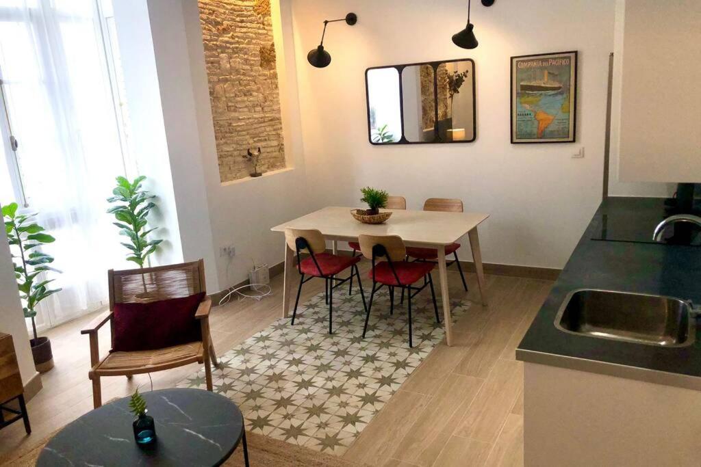Gatu Premium Villa Libertad, Preferente Mayores De 25 Anos Y Familias Cadiz Dış mekan fotoğraf