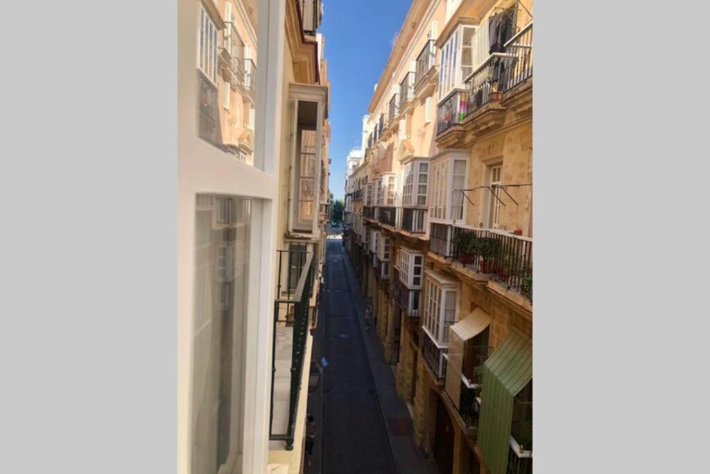 Gatu Premium Villa Libertad, Preferente Mayores De 25 Anos Y Familias Cadiz Dış mekan fotoğraf